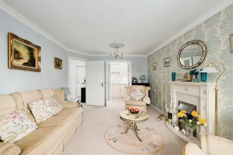 2 bedroom flat for sale, Sanders Court, Junction Road, Warley, Brentwood