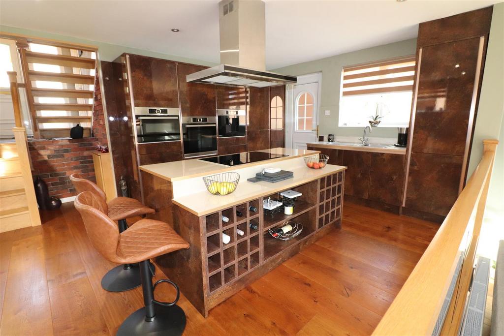 Magnificent kitchen/dining room