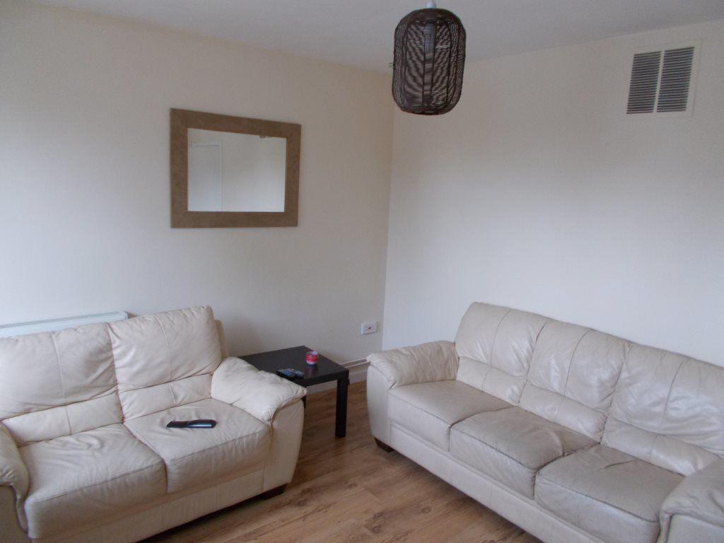High Street, Fulbourn, Cambridgeshire 2 bed flat £1,200 pcm (£277 pw)
