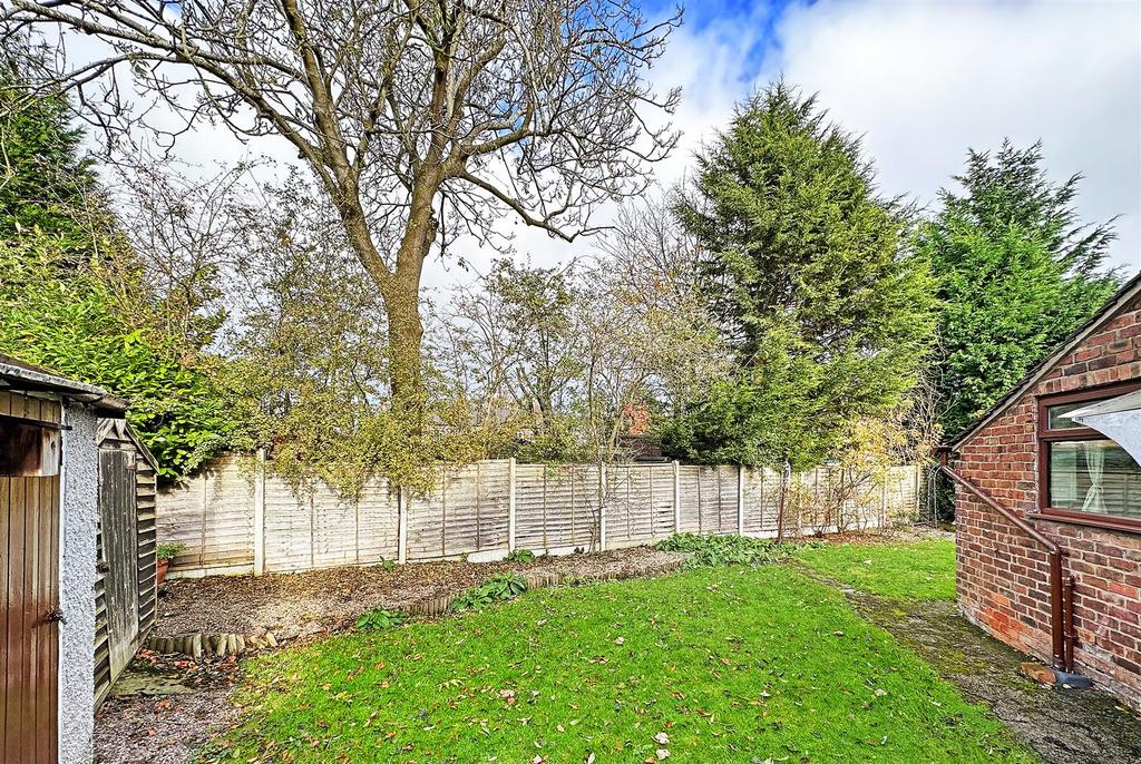 Fairfax Avenue, Timperley 3 bed semidetached house for sale £375,000