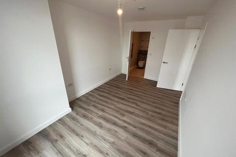 2 bedroom apartment to rent - Chevette Court, Kimpton Road, Luton