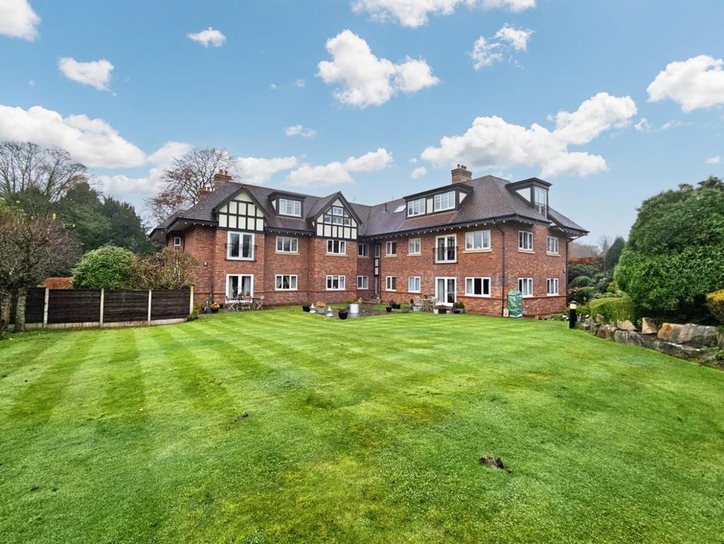 Ashley Road, Hale 3 bed apartment £1,700 pcm (£392 pw)