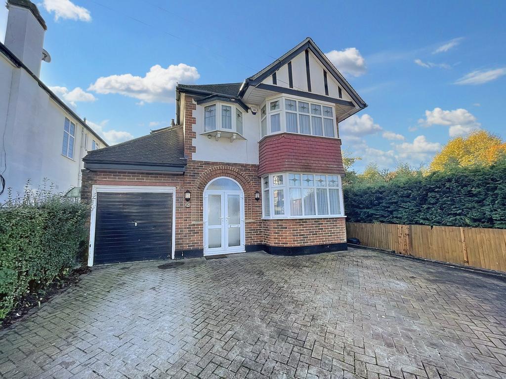 Cloonmore Avenue, Orpington BR6 5 bed detached house for sale £1,000,000