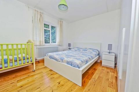 2 bedroom maisonette for sale, Heather Close, Uxbridge UB8