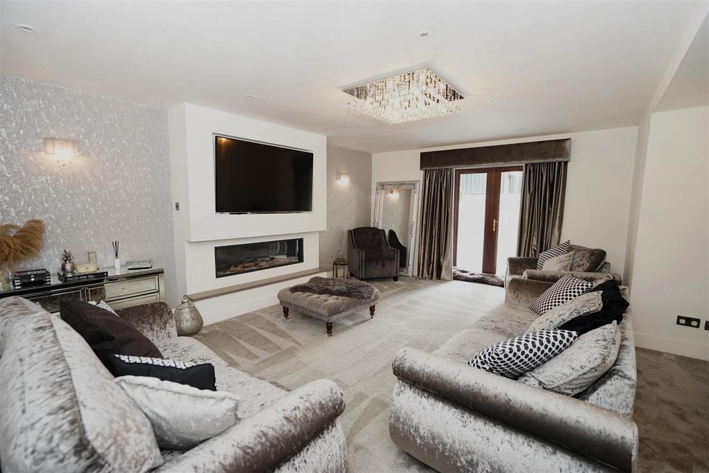 Chorley Road, Westhoughton, Bolton Property for sale £475,000