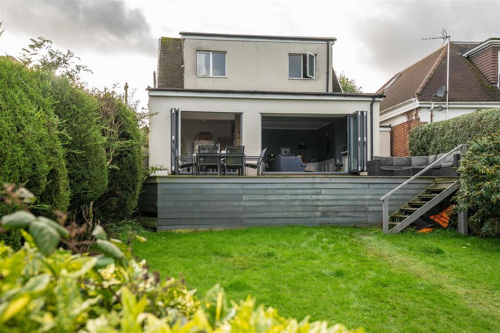 Large Garden and Patio Area