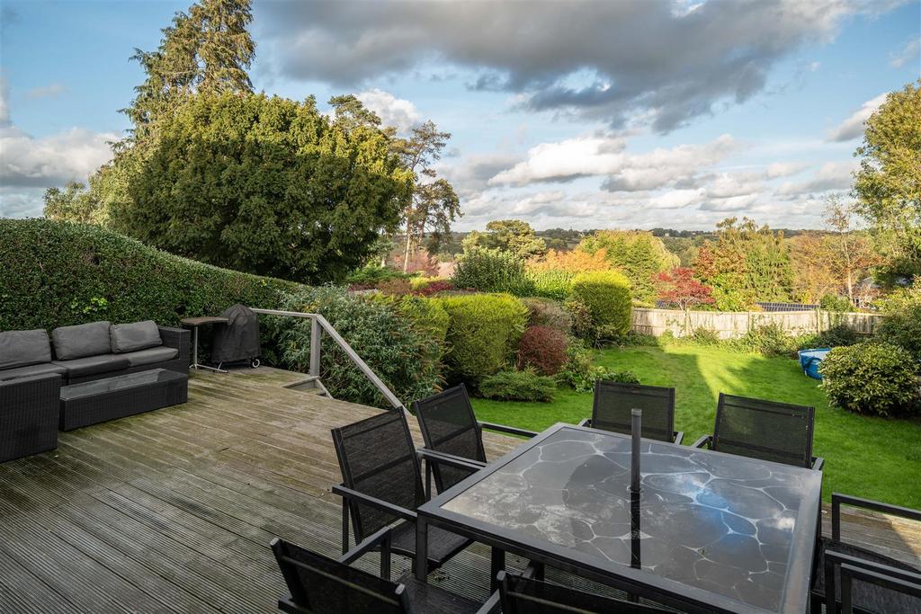 Large Garden and Patio Area