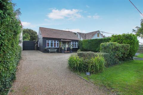 3 bedroom detached bungalow for sale, Blackmore Road, Doddinghurst, Brentwood