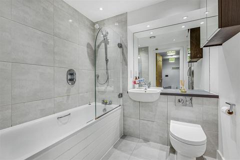 2 bedroom flat for sale, 7 Plaza Gardens, Putney