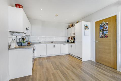 2 bedroom flat for sale, 7 Plaza Gardens, Putney