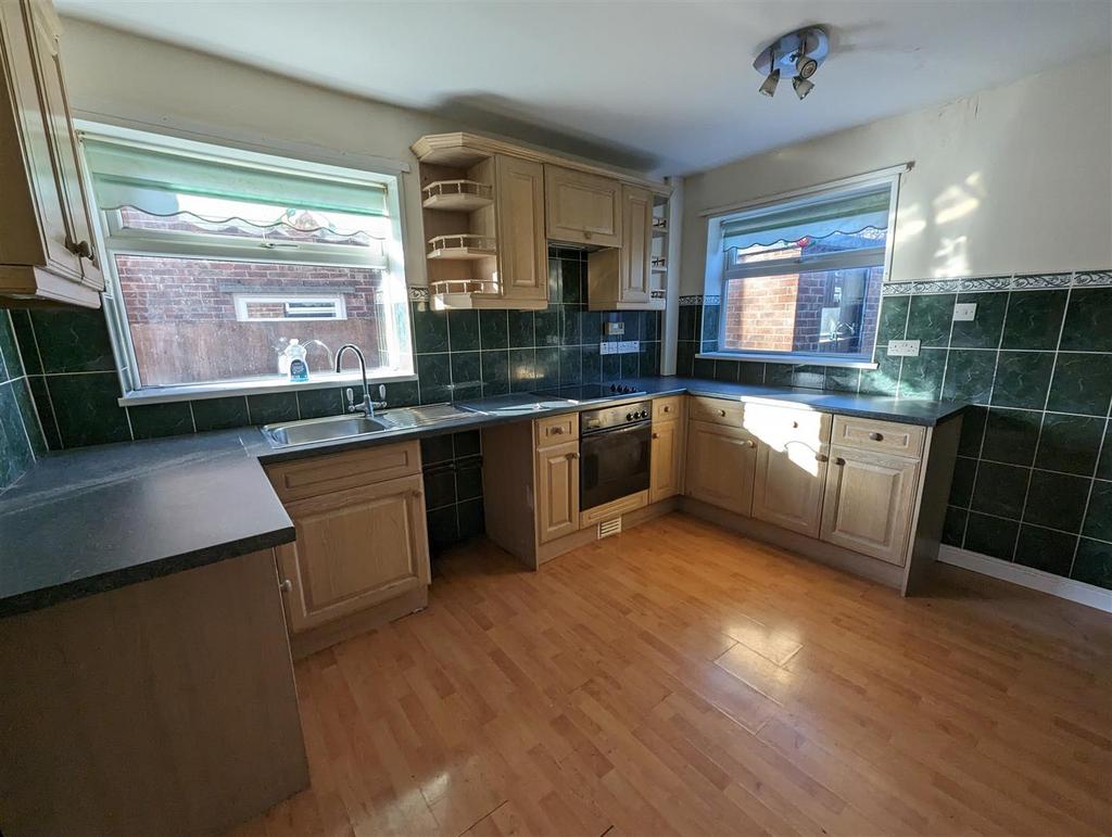 Kitchen / Breakfast Room