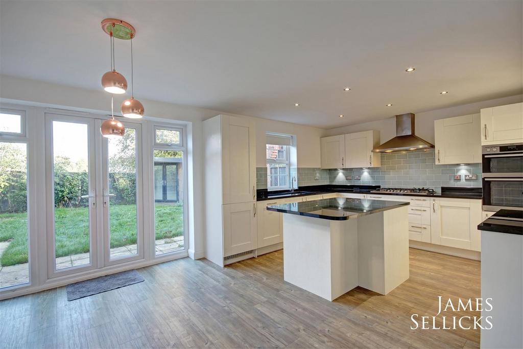 Dining kitchen