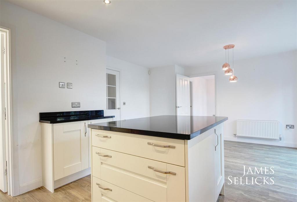 Dining kitchen