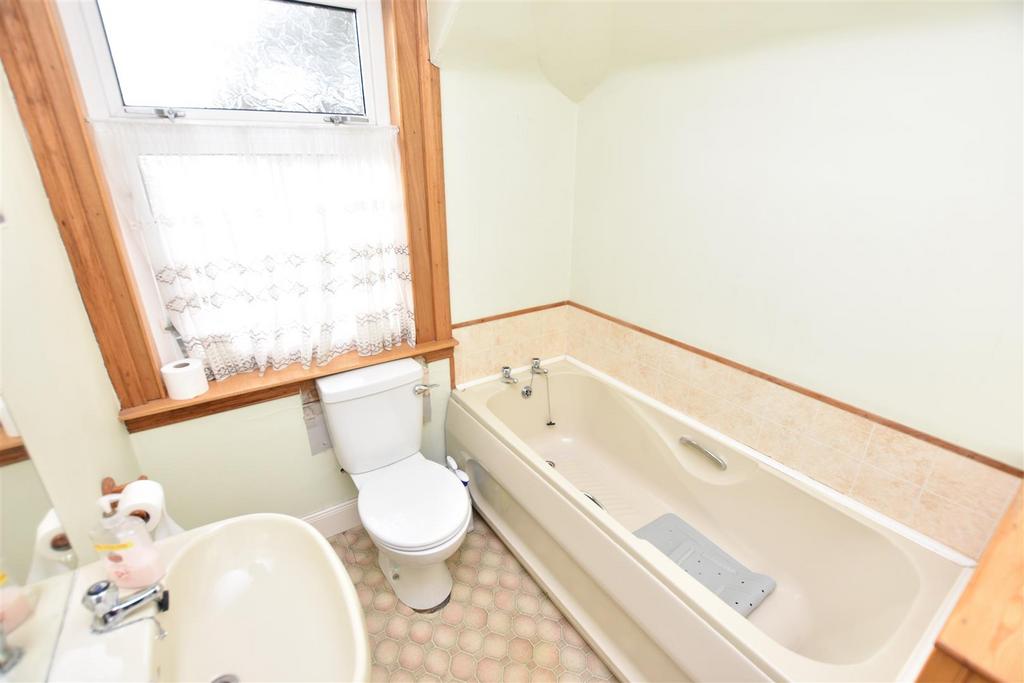 Bathroom.jpg