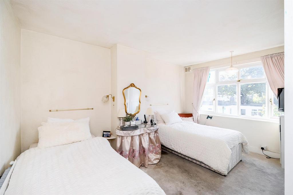 24, Balliol Avenue-6 resized.jpg