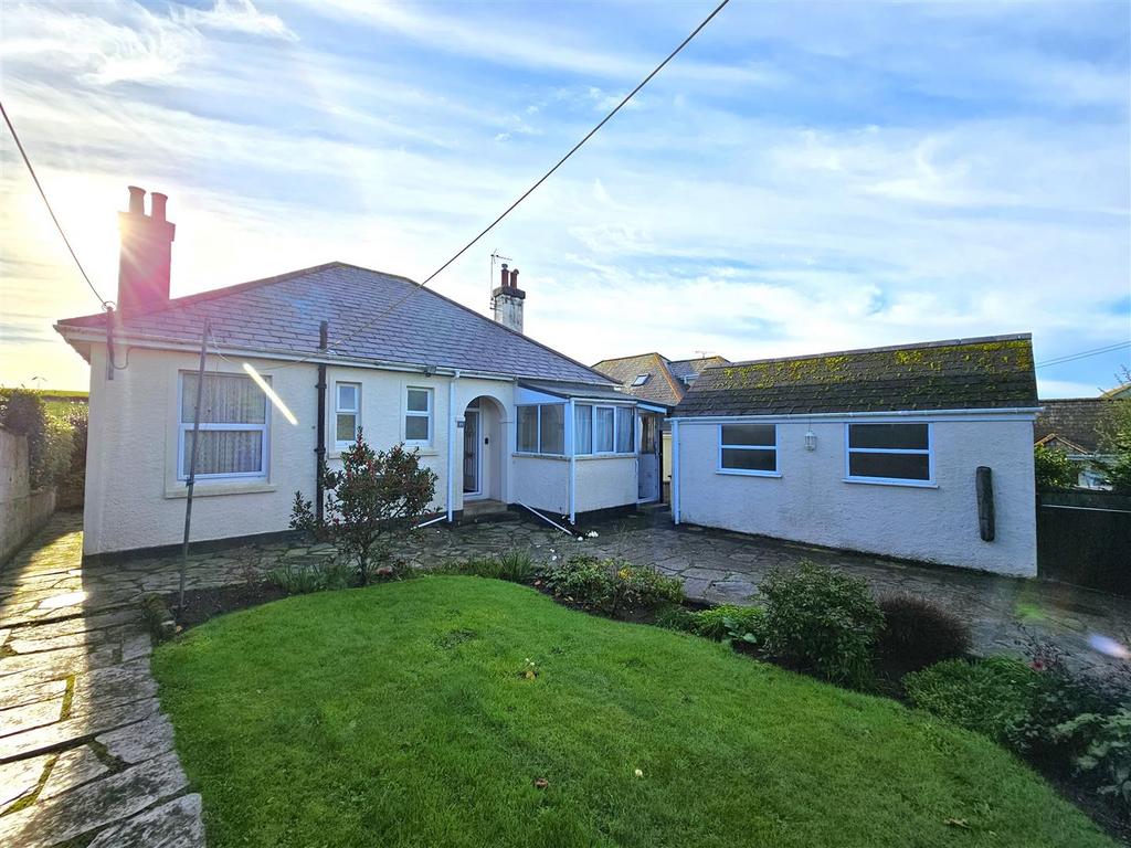 Vicarage Road, Tywardreath, Par 3 bed detached bungalow for sale £350,000