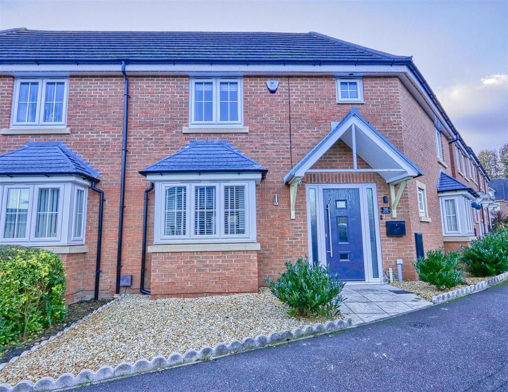 Askew Way, Chesterfield S40 3 bed semidetached house for sale £245,000