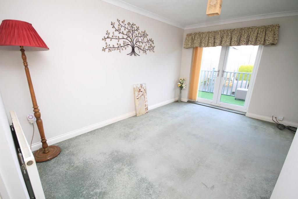 Plumpton Gardens, Wrose, Bradford 2 bed detached bungalow for sale £