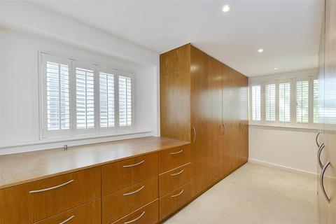 3 bedroom flat to rent, Fitzjohns Avenue, Hampstead Village NW3