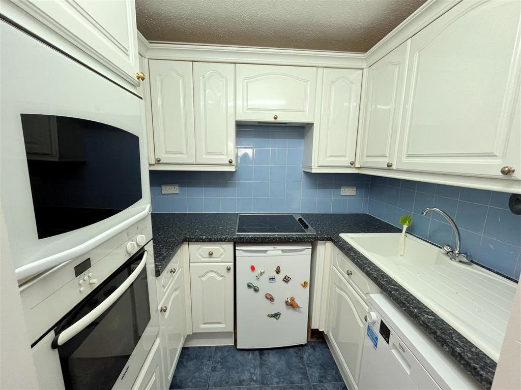 Elstree Road, Bushey WD23 1 bed retirement property for sale £165,000