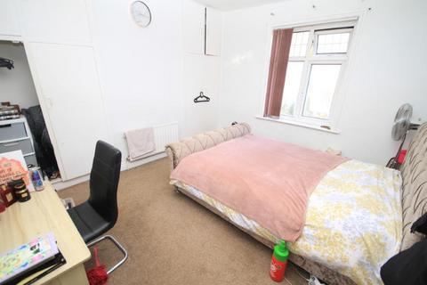 235 Queens Road, Bradford, BD2 4BT
