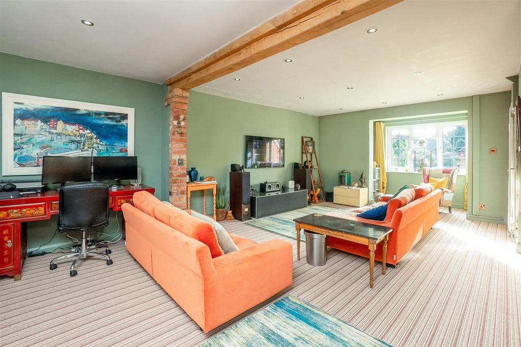 School Lane, Middle Littleton, Evesham 4 bed end of terrace house for