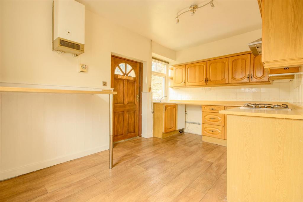 Otley Road, Skipton, BD23 1HB 2 bed end of terrace house £650 pcm (£