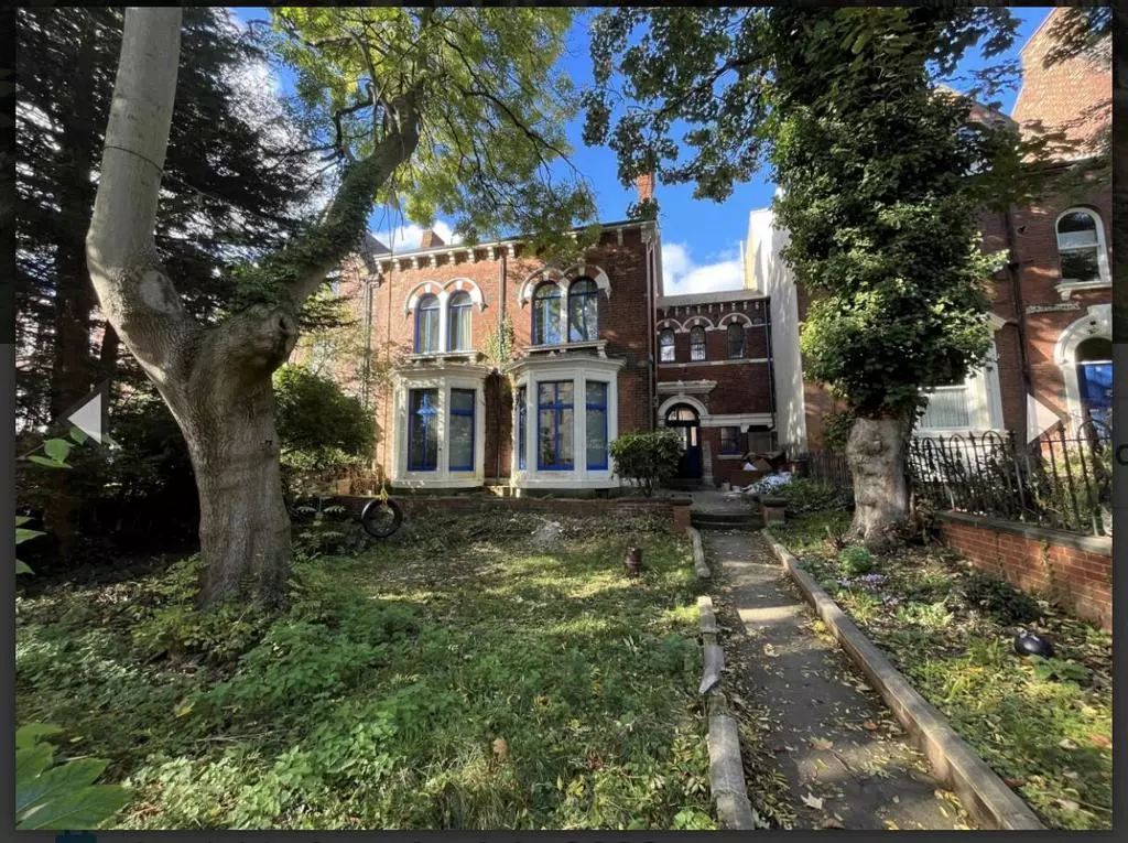 11 bedroom terraced house to rent