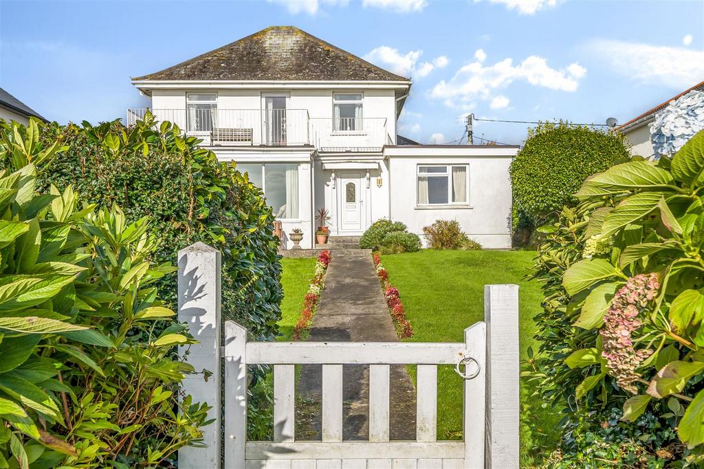 Sea Road, Carlyon Bay 4 bed detached house for sale - £1,500,000