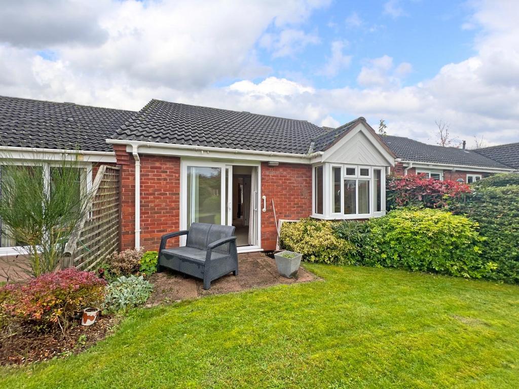 Sutton Close, Quorn, Leicestershire 1 bed semidetached bungalow for