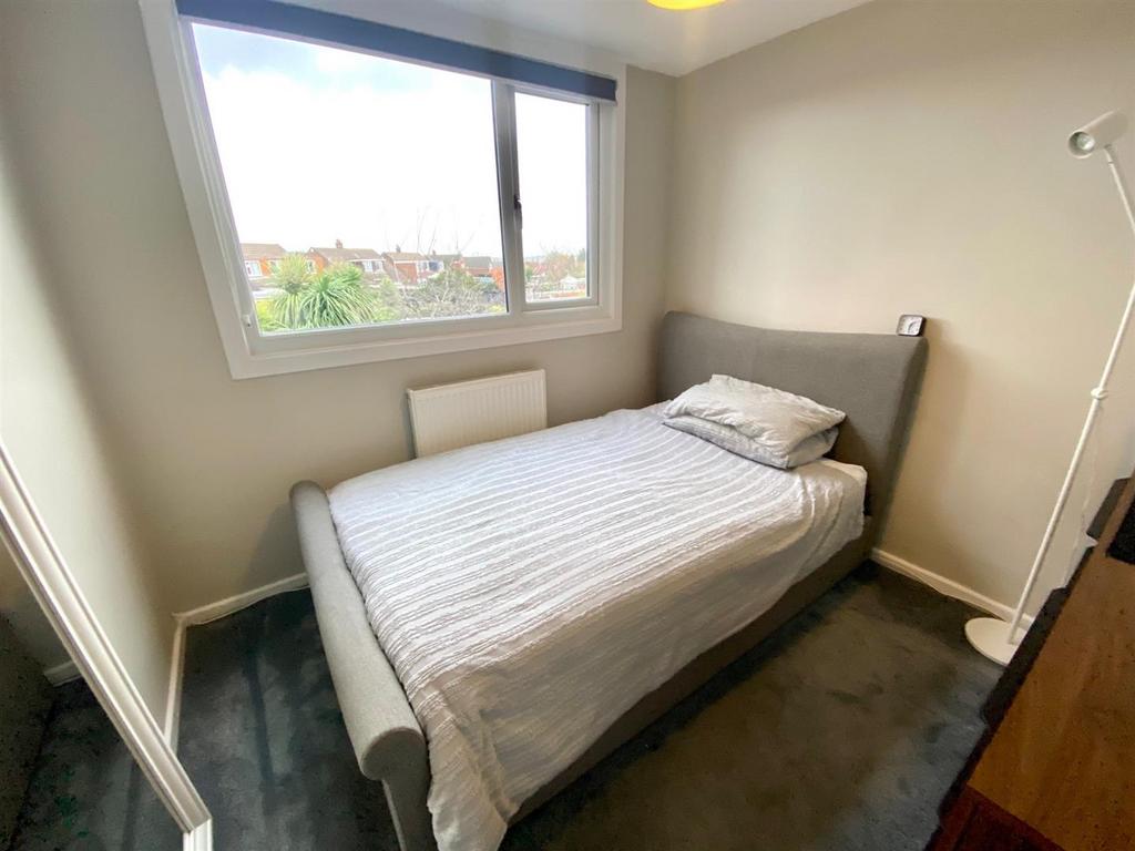 Meadow lane 25 bed 3.jpg