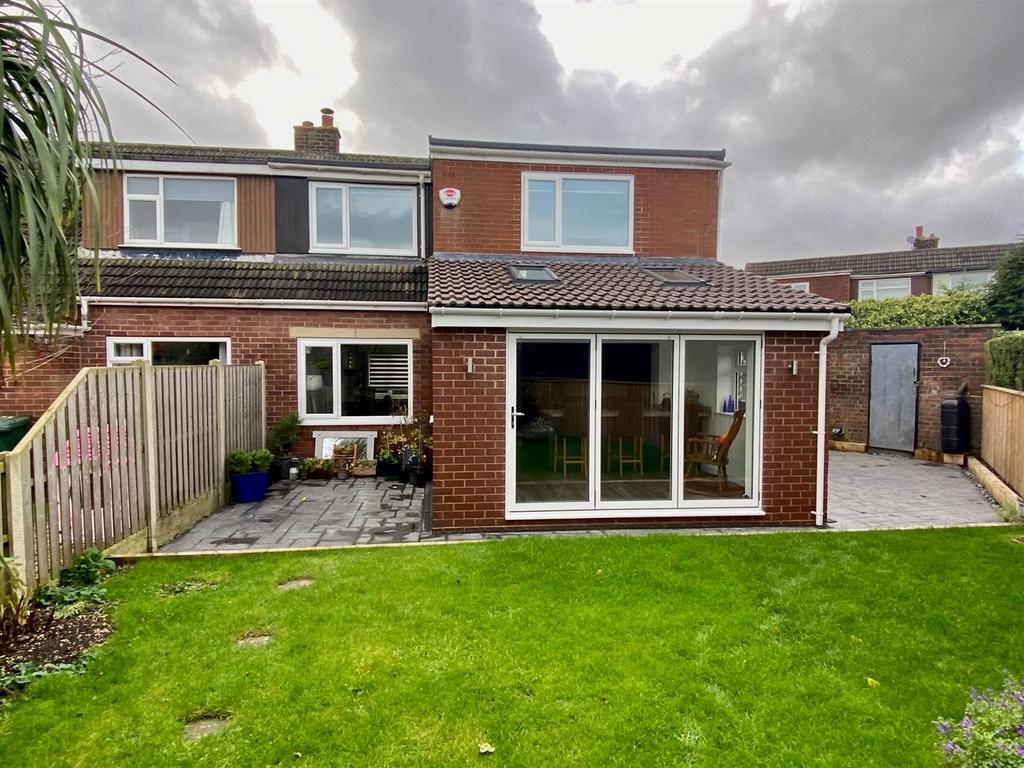 Meadow lane 25 rear elev.jpg