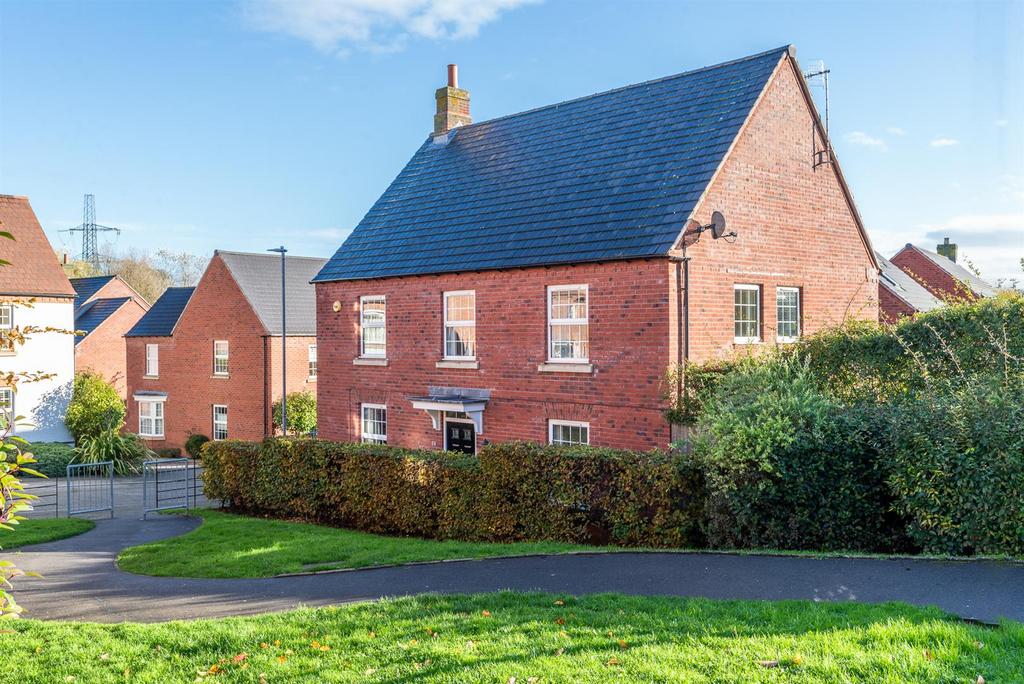 Bentley Road, Castle Donington DE74 4 bed detached house for sale £399,995