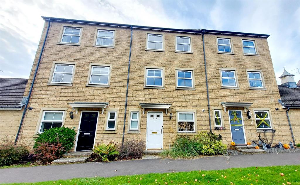 Freestone Way, Corsham 3 bed terraced house for sale £335,000