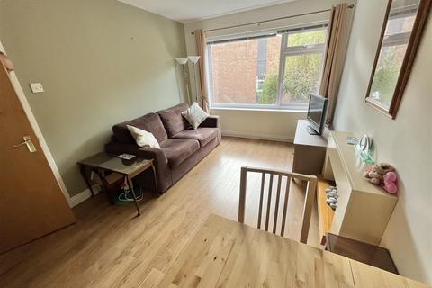 24 Beechfield Close, Sale, M33 4EH