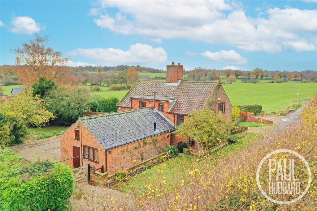 Hulver Road, Ellough, Beccles, NR34 3 bed cottage for sale £650,000