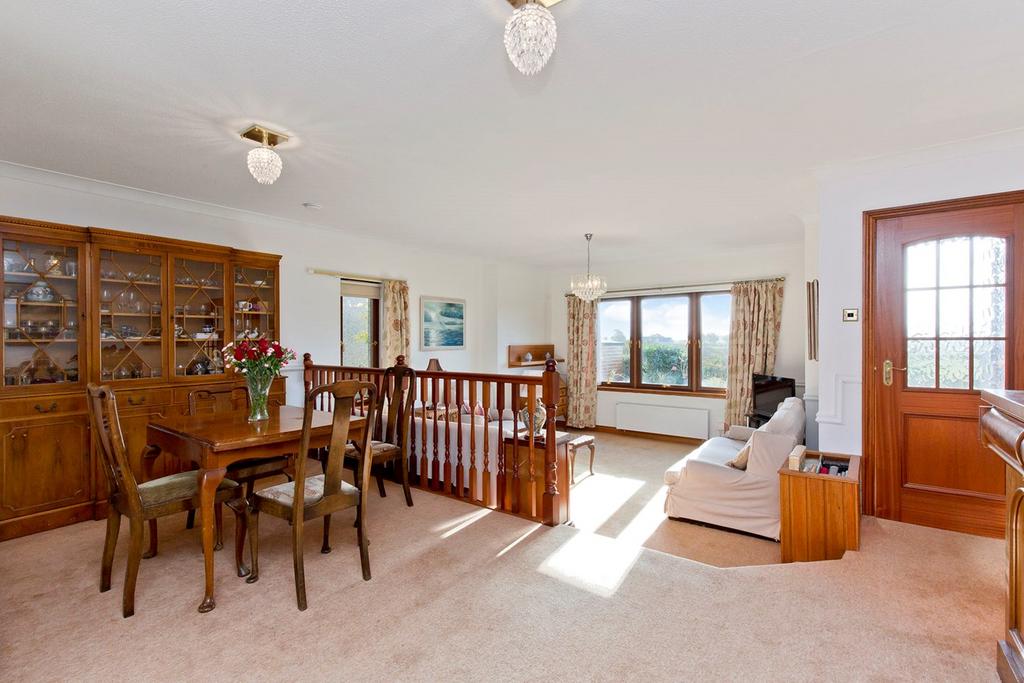 Friar Place, Scotlandwell, Kinross, KY13 2 bed detached bungalow £235,000