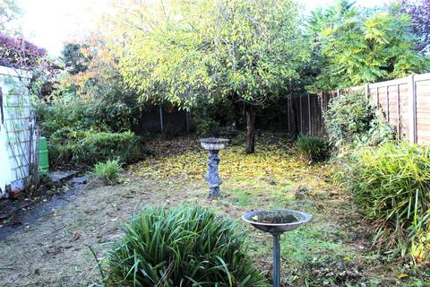 16 Brackendale, Potters Bar, EN6 2LU