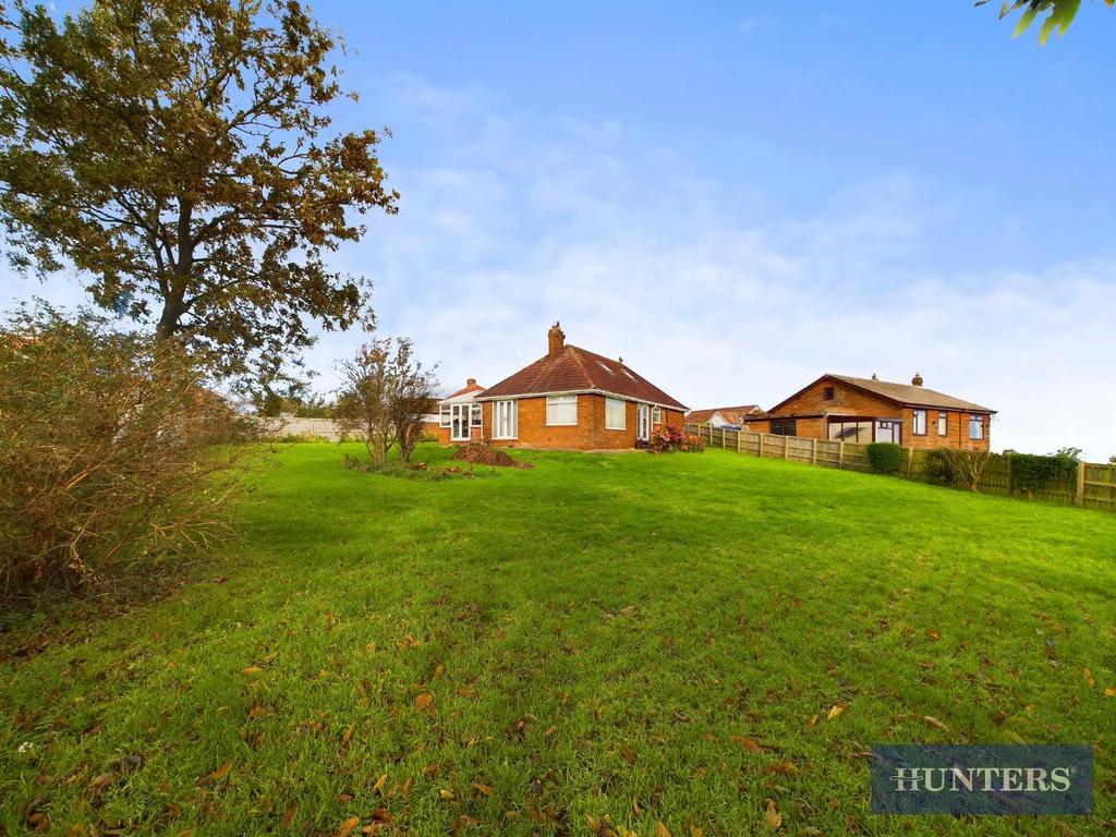 The Oval, Scarborough 3 bed detached bungalow for sale £365,000