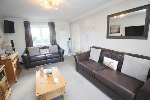 28 Foxholes Close, Deanshanger, Milton Keynes, MK19 6HA