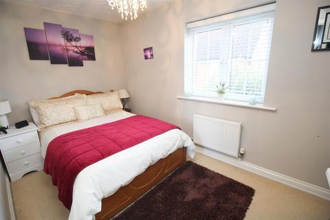 28 Foxholes Close, Deanshanger, Milton Keynes, MK19 6HA
