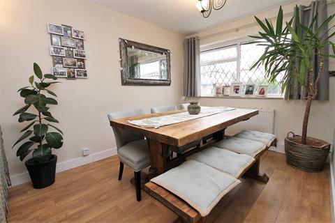 3 bedroom end of terrace house for sale, Pinewoods Avenue, Hagley, Stourbridge, DY9