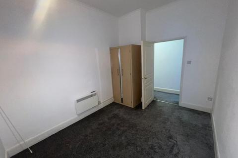 Ground floor flat to rent, The Drive, Countesthorpe, Leicester, LE8