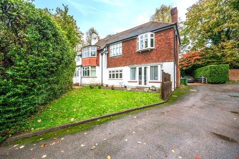 1 Wendela Close, Woking, GU22 7JU