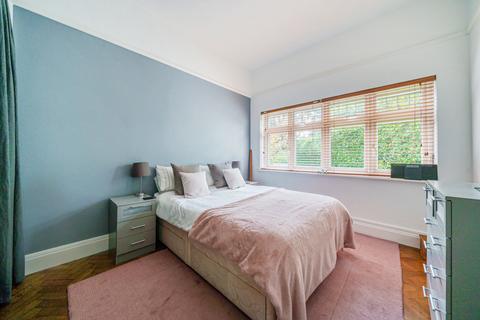 1 Wendela Close, Woking, GU22 7JU