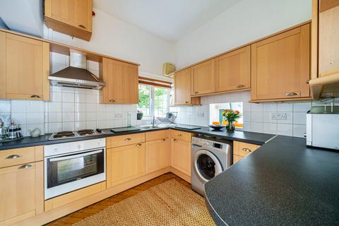 1 Wendela Close, Woking, GU22 7JU