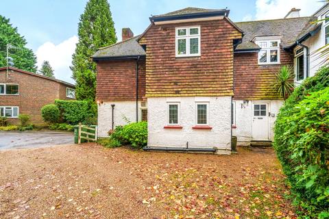 1 Wendela Close, Woking, GU22 7JU