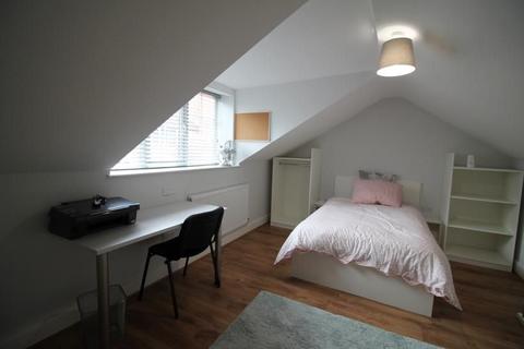 8 bedroom townhouse to rent, 134 North Sherwood Street, Nottingham, NG1 4EF