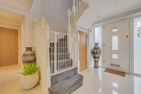 4 bedroom detached house for sale, Hackamore, Benfleet, SS7
