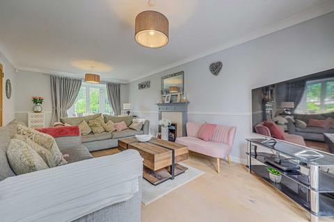 4 bedroom detached house for sale, Hackamore, Benfleet, SS7